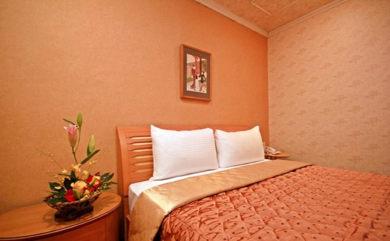 Red Cabin Inn Taipei Exterior photo